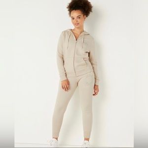 BNWT Victoria’s Secret PINK Vanilla Bean Shine (Bling) set M pants and L top